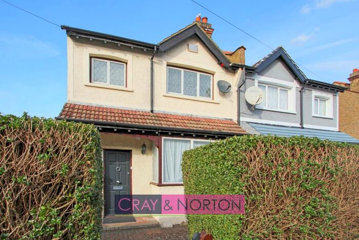 3 Bedroom Semi-Detached House To Rent In Greenwood Road, Croydon, CR0