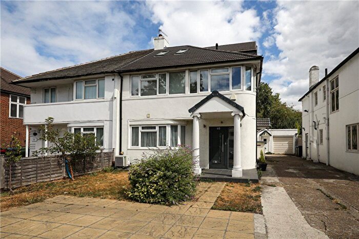 2 Bedroom Maisonette To Rent In Beverley Way, Raynes Park, SW20