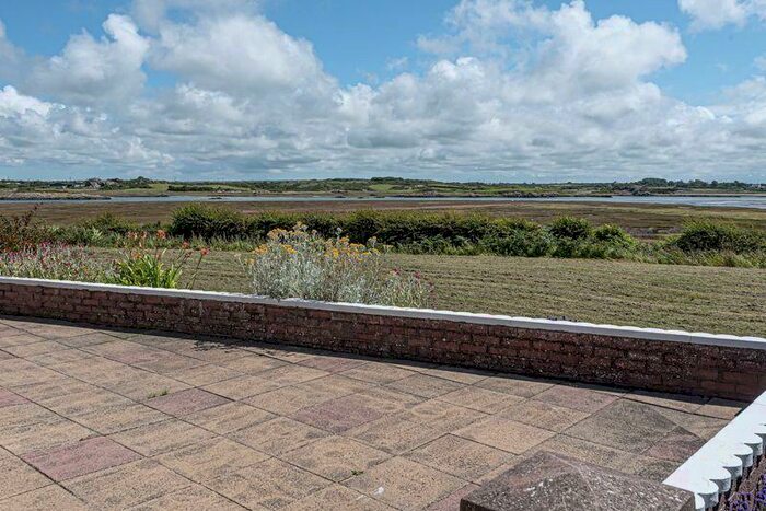 3 Bedroom Bungalow For Sale In Heol Bradwen, Four Mile Bridge, LL65