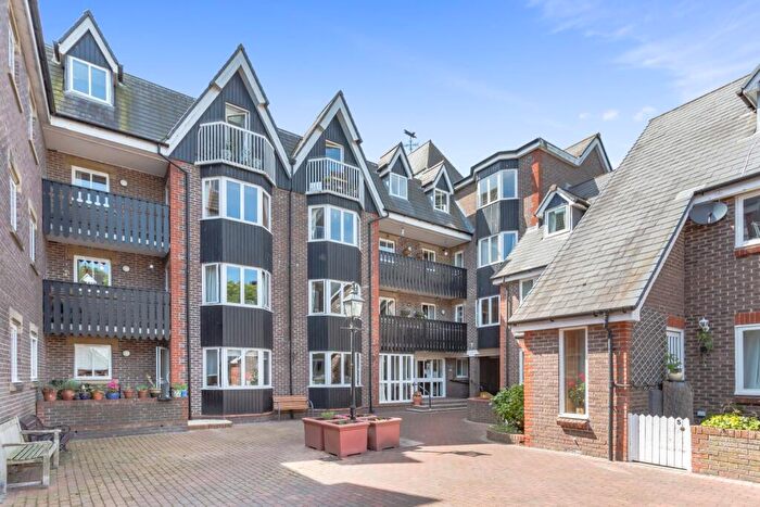 2 Bedroom Apartment For Sale In St Thomas Court, Lewes, BN7