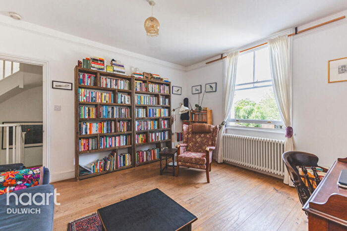 3 Bedroom Maisonette For Sale In St Mary's Road, London, SE15