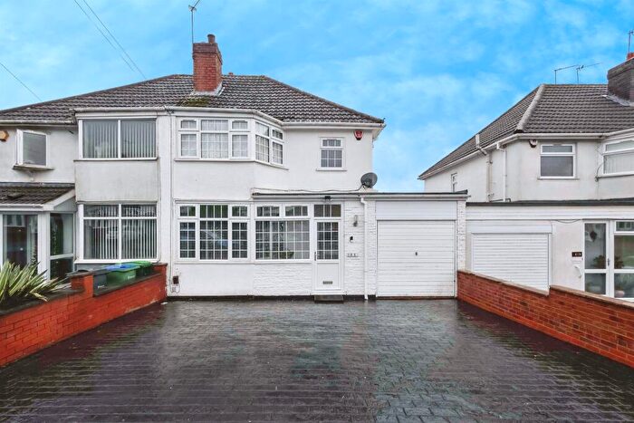 3 Bedroom Semi Detached House For Sale In Farm Road, Oldbury, B68