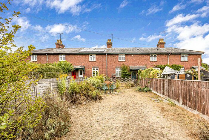 2 Bedroom Terraced House For Sale In Railway Cottages, Goring On Thames, RG8