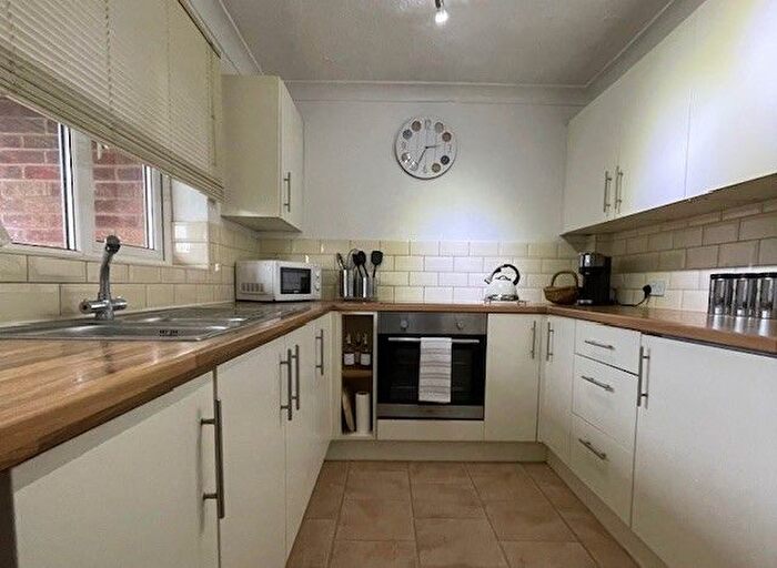 3 Bedroom Maisonette To Rent In Templemere, Norwich, NR3
