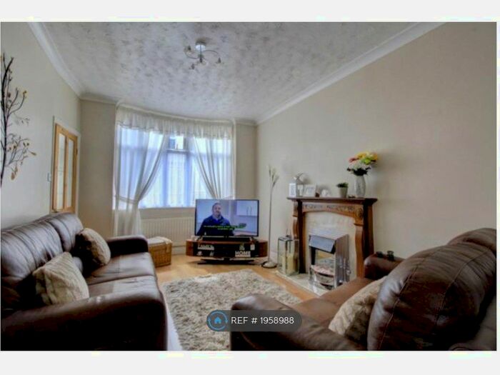 3 Bedroom Terraced House To Rent In Norcliffe Street, Middlesbrough, TS3