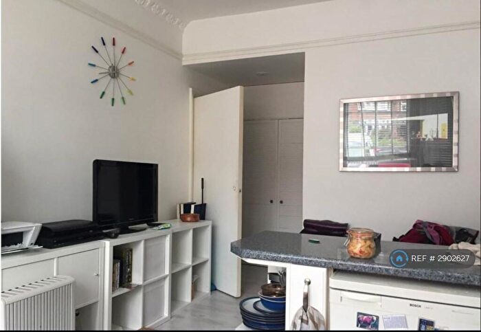 1 Bedroom Flat To Rent In Buckland Road, Maidstone, ME16