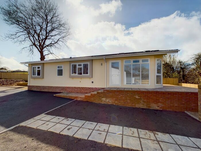 2 Bedroom Bungalow For Sale In - Carmarthen Cannisland Park, Parkmill, Gower, SA3