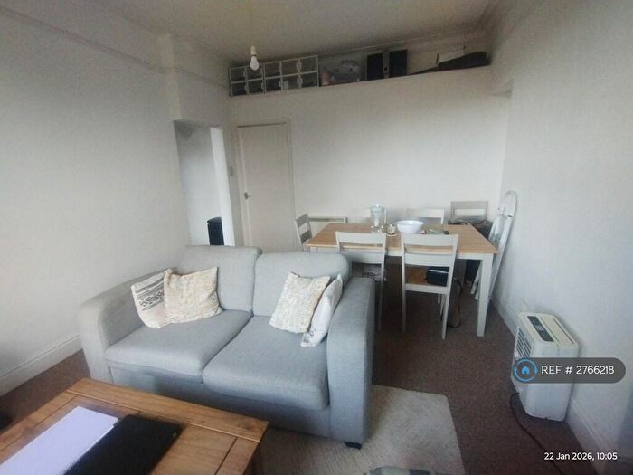 1 Bedroom Flat To Rent In Lipson Road, Plymouth, PL4