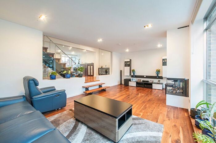 4 Bedroom Terraced House To Rent In Thameside, Teddington, TW11