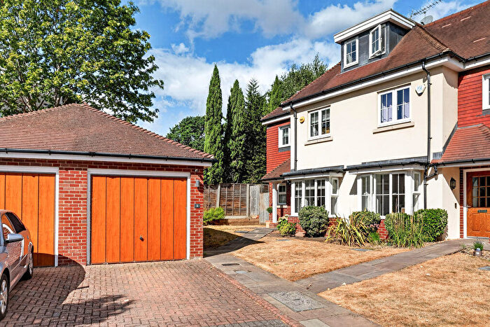 4 Bedroom Semi-Detached House For Sale In Highfield Park, Row Town, KT15