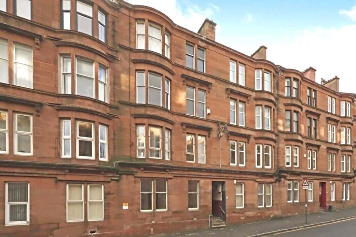 2 Bedroom Flat To Rent In Part Funrished Bed @ West Graham St, G4