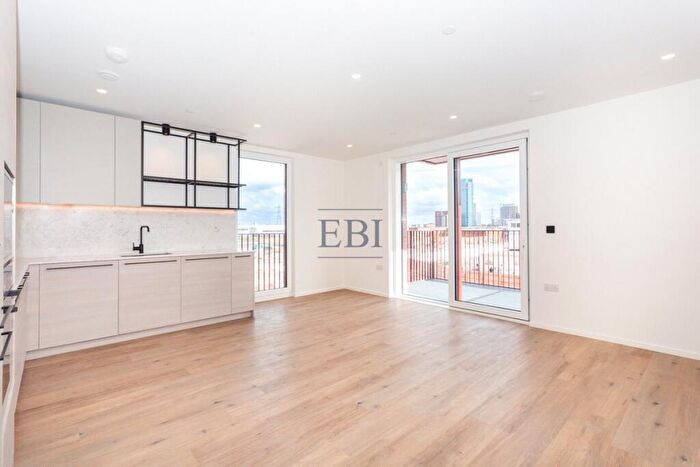 2 Bedroom Apartment To Rent In Iris House, Hemlock Street, Poplar, E14
