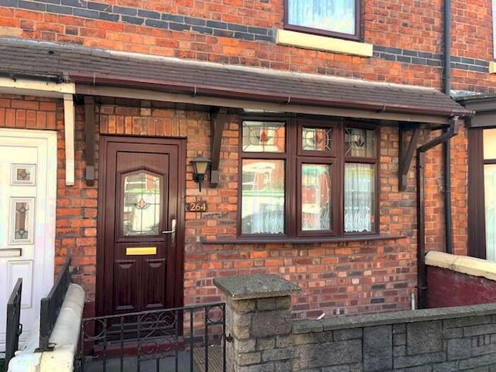 3 Bedroom House To Rent In West Street, Crewe, CW1