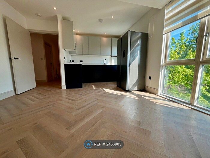 3 Bedroom Flat To Rent In Kilburn High Road, London, NW6