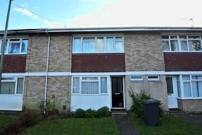 4 Bedroom Terraced House To Rent In Ilex Close, Englefield Green, Egham, TW20