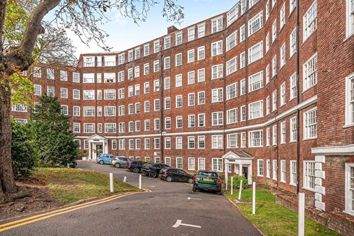 1 Bedroom Flat For Sale In Eton Hall, Eton College Road, NW3