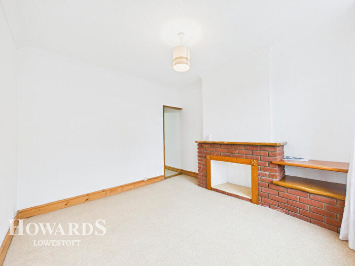 2 Bedroom Terraced House For Sale In Moyes Road, Lowestoft, NR32