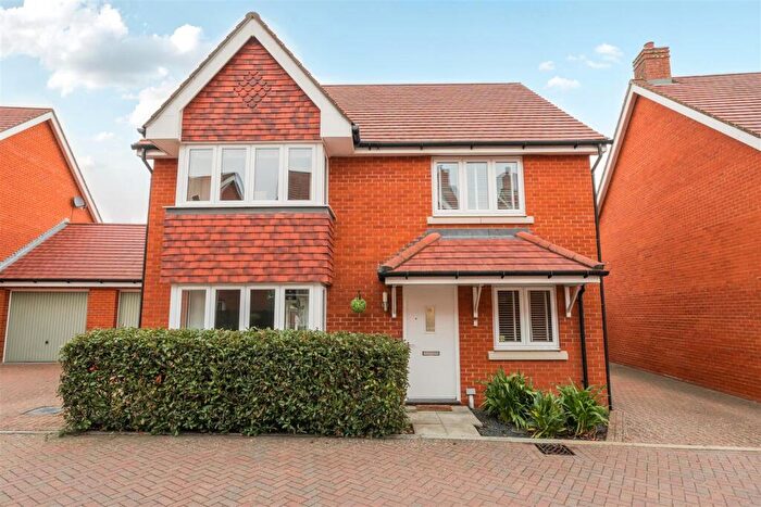 4 Bedroom Detached House For Sale In Cleverley Rise, Southampton, SO31