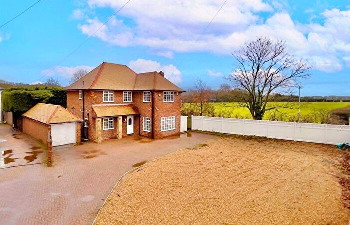 4 Bedroom Detached House For Sale In Park Road, Uxbridge, UB8
