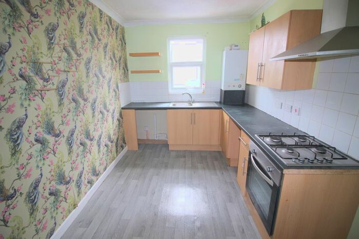 2 Bedroom Flat To Rent In Main Road, Hockley, Essex, SS5