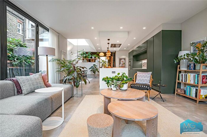 4 Bedroom House For Sale In Palace Gates Road, London, N22