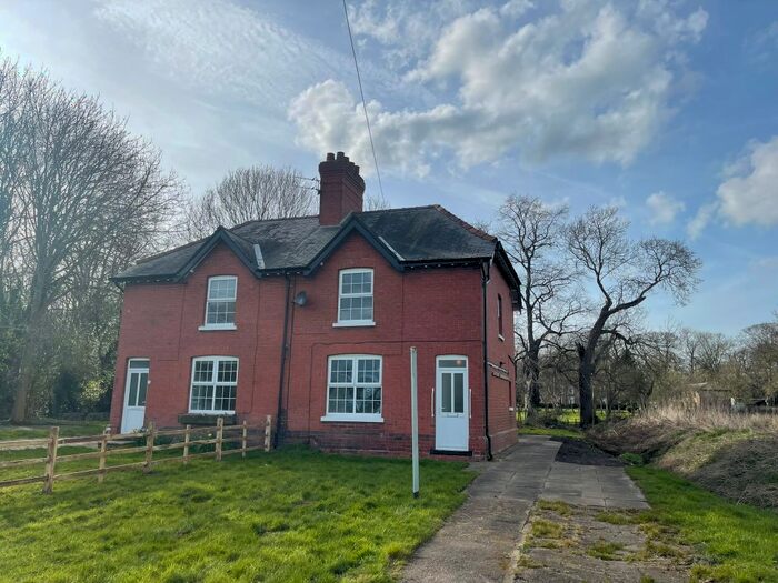 2 Bedroom Semi-Detached House To Rent In Grimsby Road, Laceby, DN37