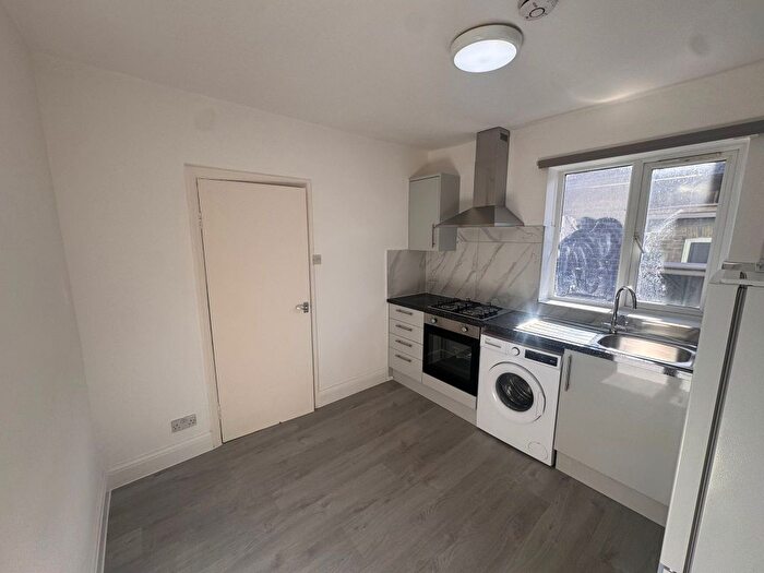1 Bedroom Flat To Rent In Northwood Road, Thornton Heath, Surrey, CR7