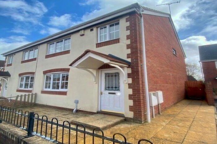 3 Bedroom Property To Rent In Cashford Gate, Taunton, TA2