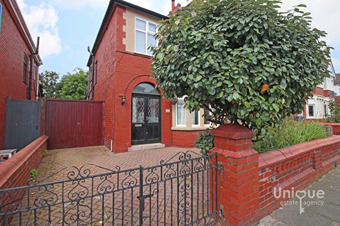 3 Bedroom Semi-Detached House For Sale In Hodgson Road, Blackpool, FY1