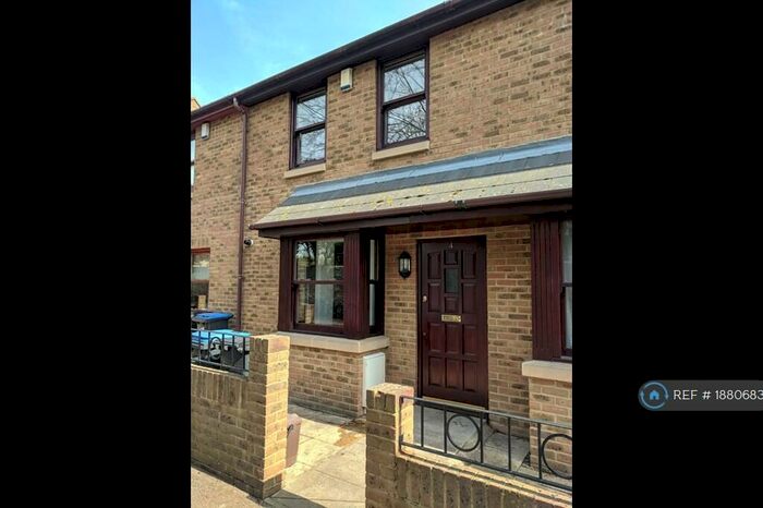 3 Bedroom Terraced House To Rent In Baker Court, Ramsgate, CT11