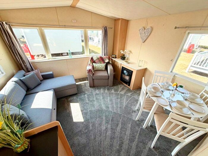 2 Bedroom Park Home For Sale In Hythe Road, Dymchurch, Romney Marsh, TN29