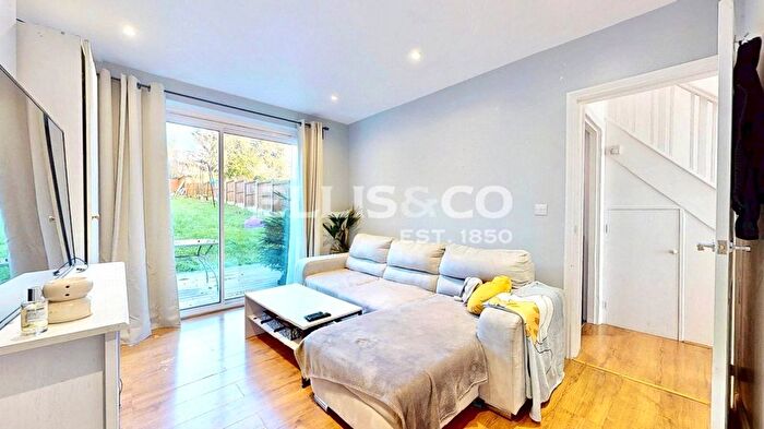 3 Bedroom Terraced House For Sale In Rosewood Avenue, Greenford, UB6
