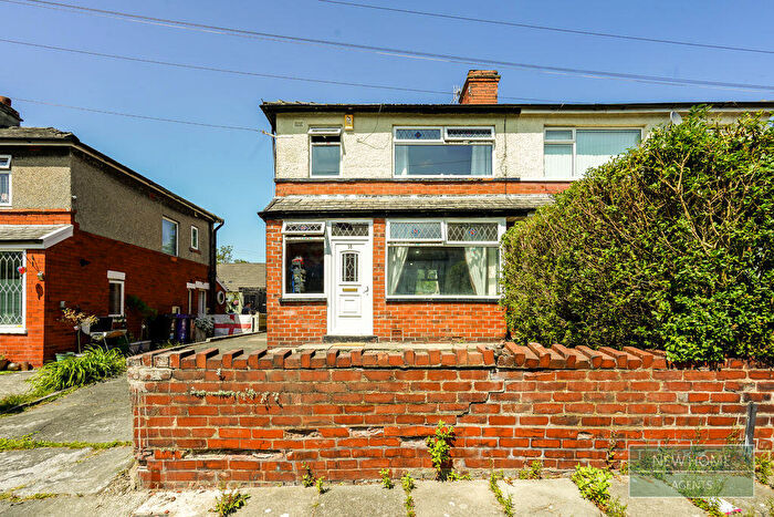 3 Bedroom Semi Detached House For Sale In Ebor Street, Burnley, BB10