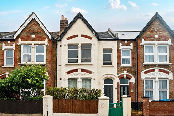 2 Bedroom Flat For Sale In Werndee Road, London, SE25