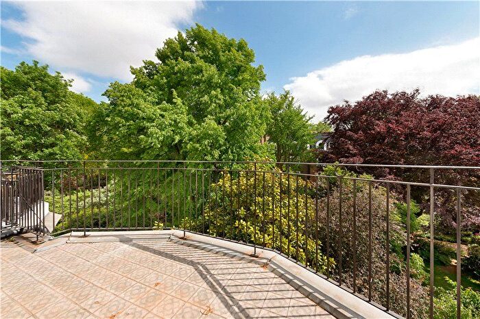 2 Bedroom Flat To Rent In Gledhow, South Kensington, London, SW5