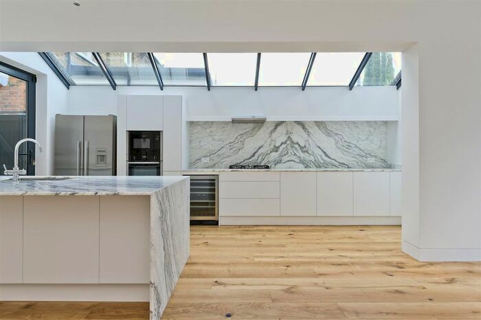 5 Bedroom Terraced House To Rent In Finstock Road, North Kensington, W10