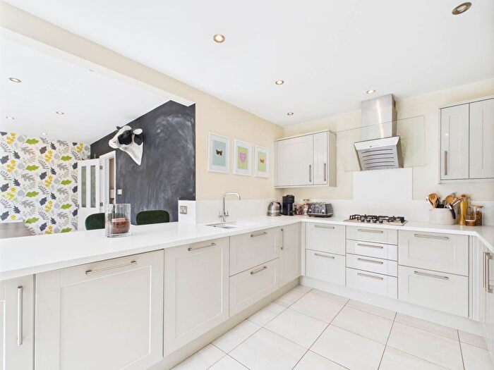 4 Bedroom Detached House For Sale In Watermill Way, Weston Turville, HP22