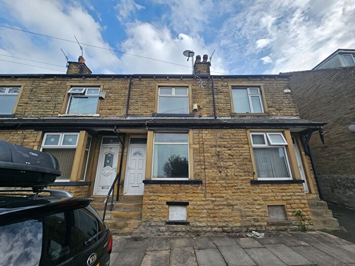 2 Bedroom Terraced House To Rent In Brompton Road, Bradford, BD4