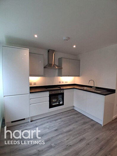 1 Bedroom Flat To Rent In Oval Gardens, Hunslet, LS10