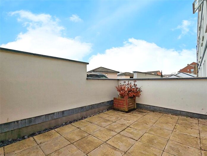 2 Bedroom Apartment For Sale In Southampton Street, Reading, Berkshire, RG1