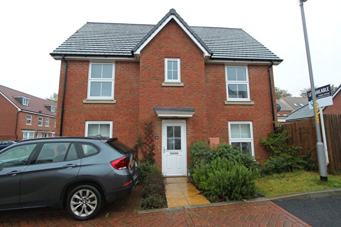 3 Bedroom Semi-detached House To Rent In Colmanton Grove, Sholden, CT14