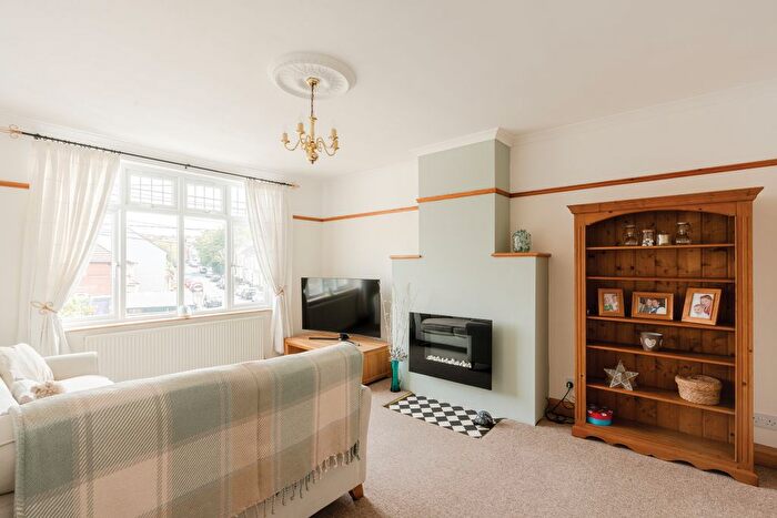 3 Bedroom Maisonette For Sale In Duckmoor Road, Ashton, Bristol, BS3