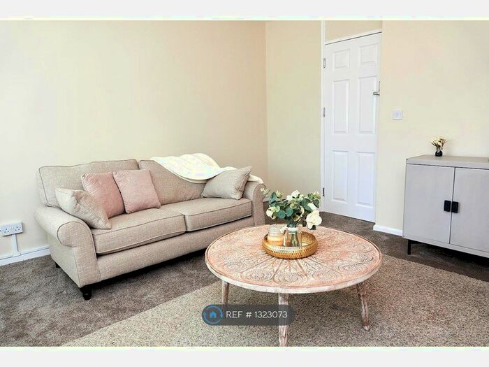 2 Bedroom Maisonette To Rent In Grindlay House, Coventry, CV1