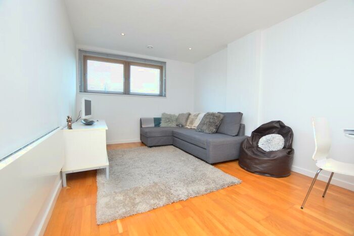 1 Bedroom Apartment To Rent In Gateway South, Leeds City Centre, LS9