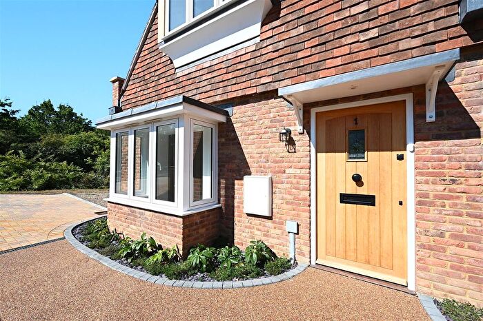 3 Bedroom Property To Rent In Ashford Road, St Michaels, Tenterden, TN30