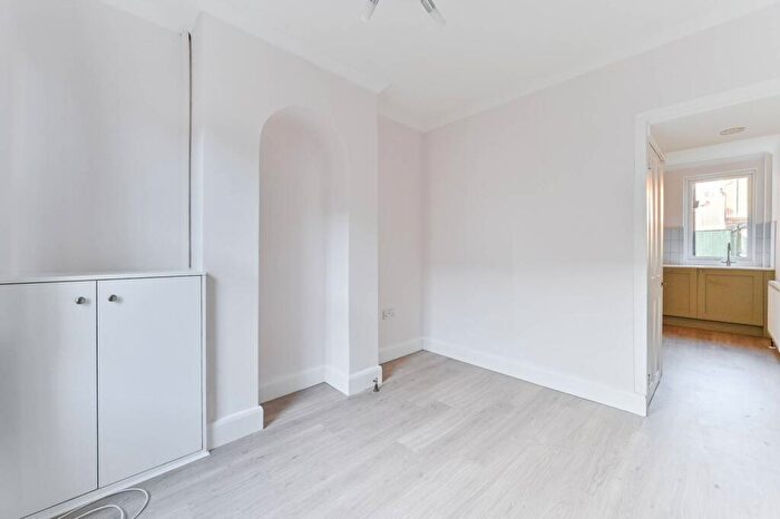 2 Bedroom Semi-Detached House To Rent In Bourne Street, Croydon, CR0