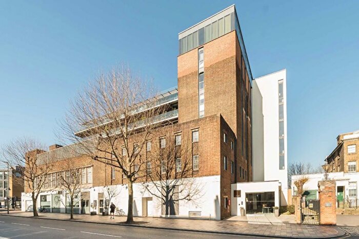 1 Bedroom Flat To Rent In St. John's Hill, London, SW11