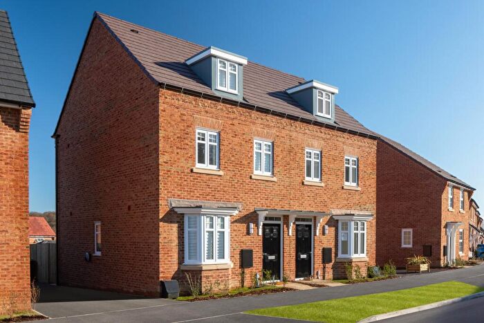 3 Bedroom Semi-Detached House For Sale In Cannon Close, Newbury, RG14
