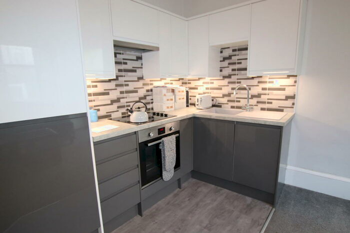 3 Bedroom Flat To Rent In Perth Road, West End, DD2