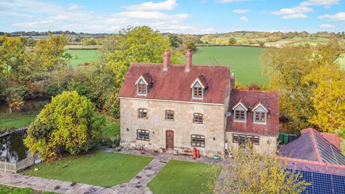 5 Bedroom Detached House For Sale In Stonehouse Lane, Alvechurch, Worcestershire, B48
